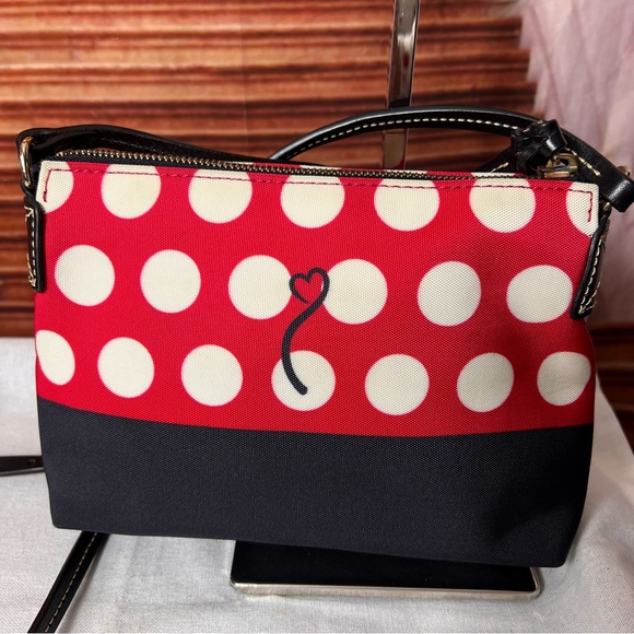 Dooney & Bourke Disney Resort Minnie Mouse Crossbody sold out! Rocks the Dots! - Picture 3 of 17